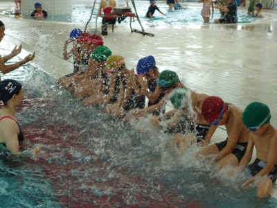 小学生の水泳教室 一般財団法人 熊本県スポーツ振興事業団